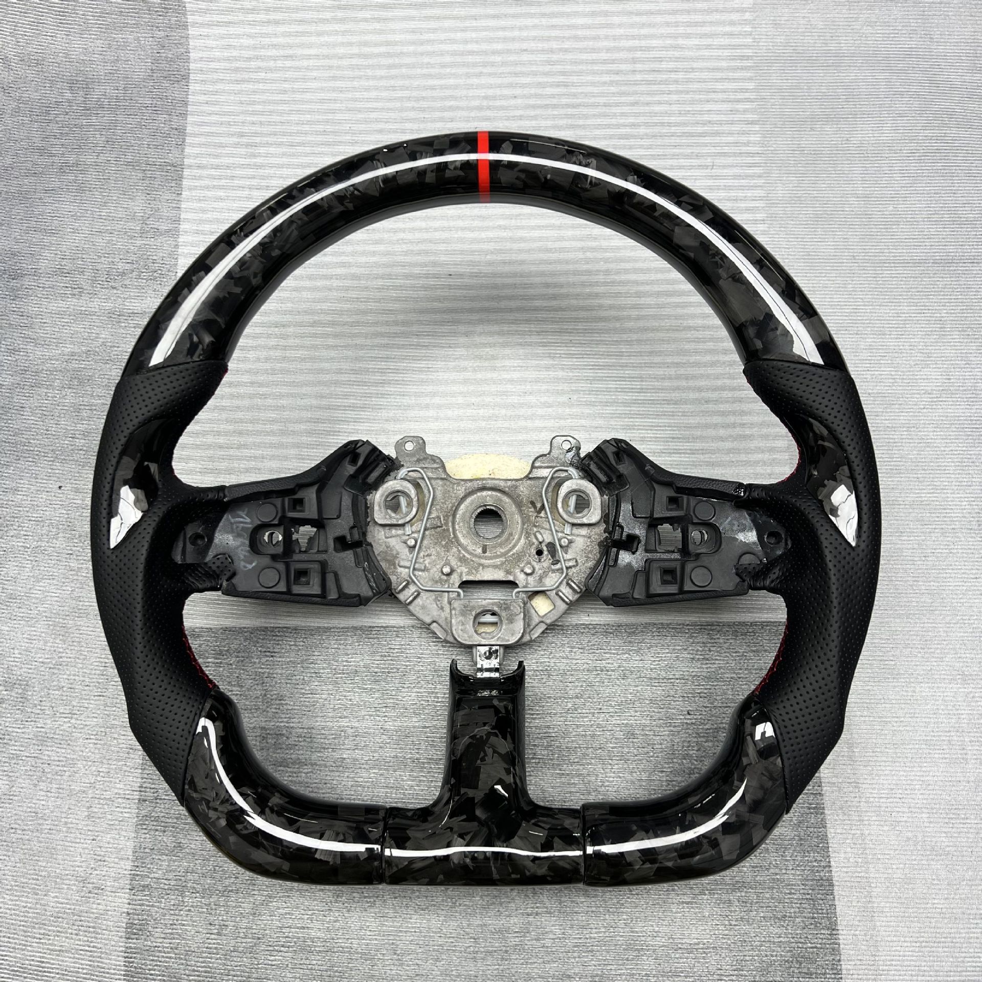 Manufacturer-Customized Carbon Fiber Steering Wheel Processing Suitable for Trumpchi E8/Trumpchi M8/Trumpchi M6/Trumpchi Gs8 Emkoo