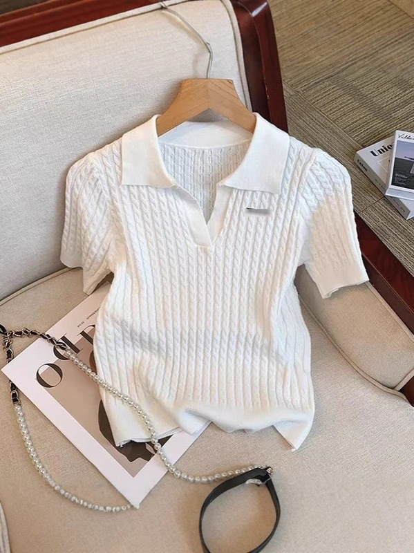 レトロ麻花半袖tシャツvネック上着女性夏2025新作修身poloシャツショートタイプ氷糸ニット|undefined