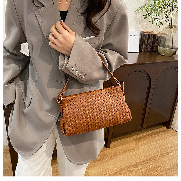 311g Weight Polyester Lining Material Weave Fashion Element Zipper Closure Type Single Shoulder Strap Strap Type Shoulder Bag Bags Type Casual, Daily, Shopping Occasion Pu Leather Material Solid Color Pattern All Seasons Season Women's Gender Basic Style Square Shape Women's Pu Leather Solid Color Basic Weave Square Zipper Shoulder Bag 6