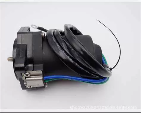 Yamaha поднимает двигатель 6D8-43880-01-00