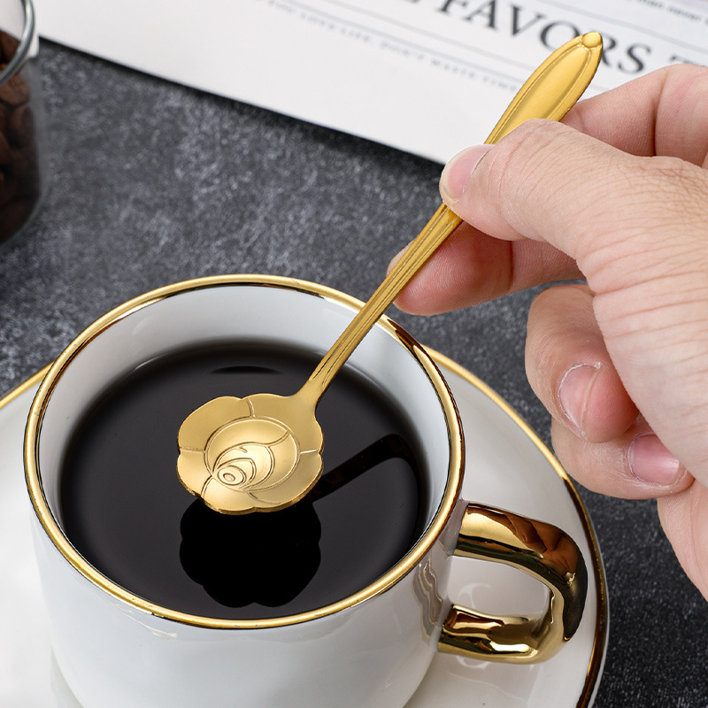 Colher de café em aço inoxidável com design criativo de ninho de pássaro, na cor dourada com sakura, ideal para mexer café._voghion.com