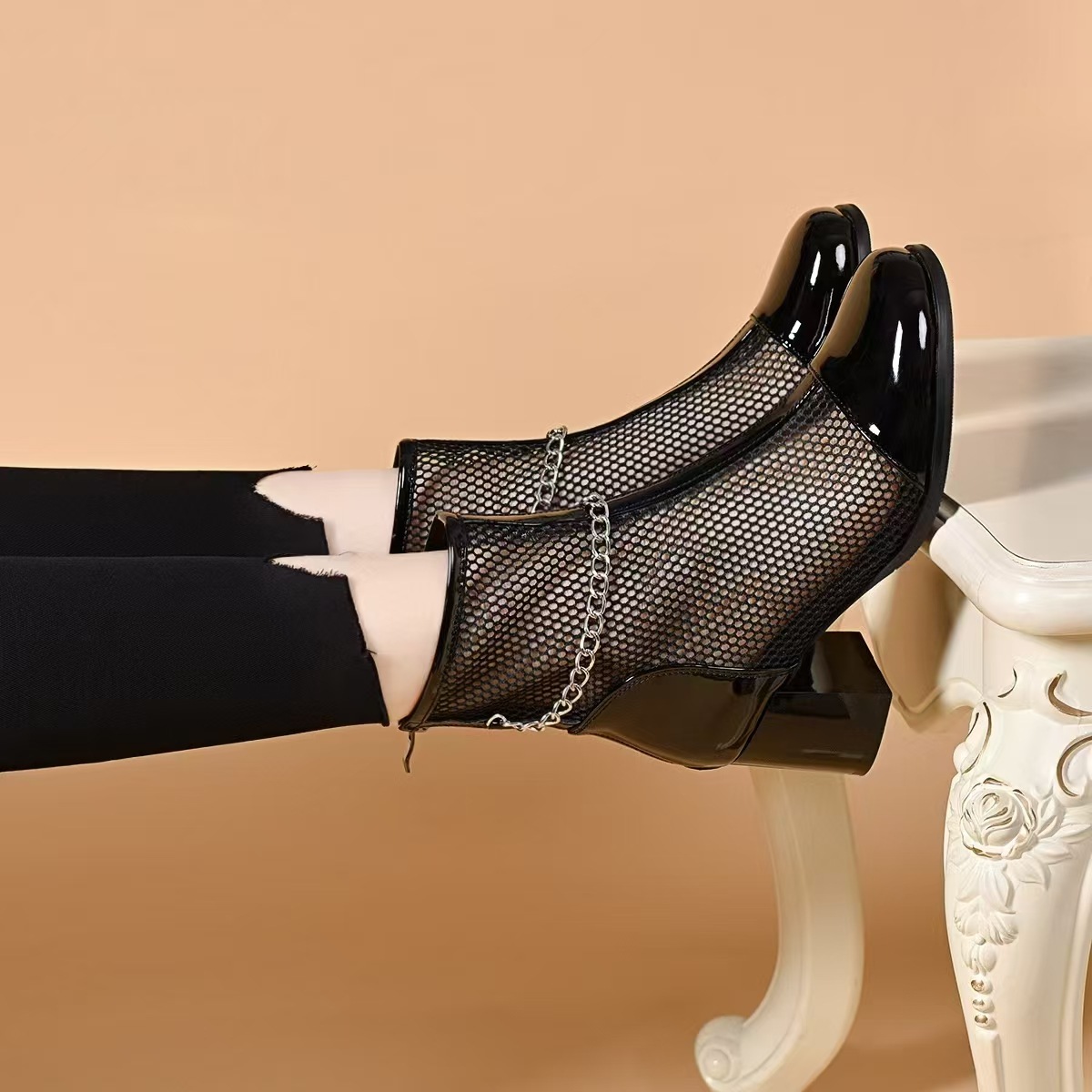 Dép sandal La Mã nữ mũi vuông gót dày da thật khoét lỗ thoáng khí — Màu đen