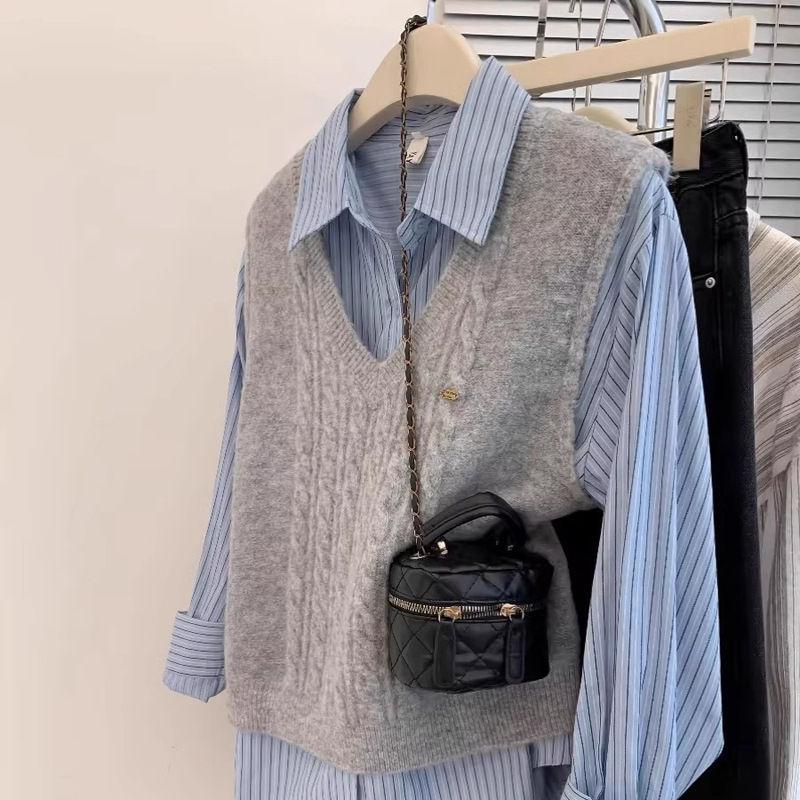 Gray V-Neck Sweater Vest Women's Shirt Two-Piece Set Spring & Fall New Style Small Layered Retro Knitted Vest