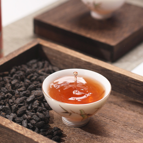 A large quantity of wholesale Aromatized Silver Needle Tea Stone Fossil Yunnan Menghai Pu-erh Tea Raw Tea 1 pound 5 cans per set, dropshipping