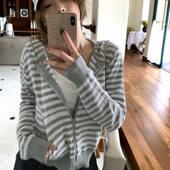 韩系条纹连帽卫衣外套女早秋薄款超好看拉链针织开衫外搭短款上衣