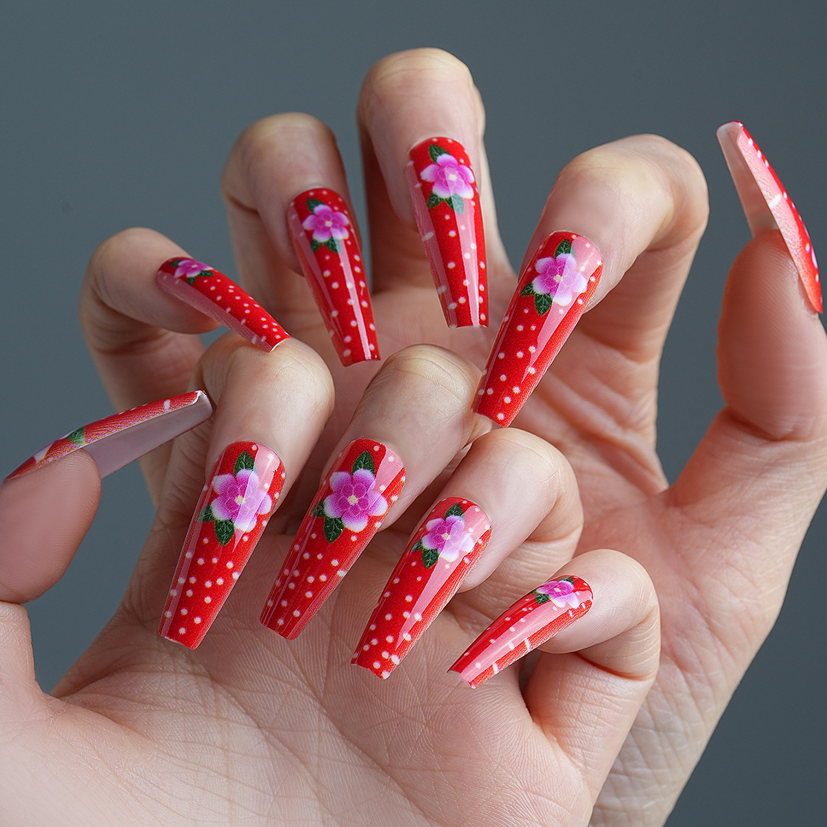 Uñas postizas de estilo francés populares transfronterizas, parches de uñas postizas largas, uñas postizas desmontables terminadas de fábrica.