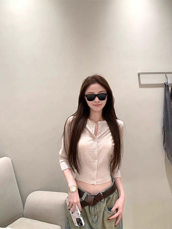 YUYUREAL 简单主义 60支超细质感羊毛中袖开衫|undefined