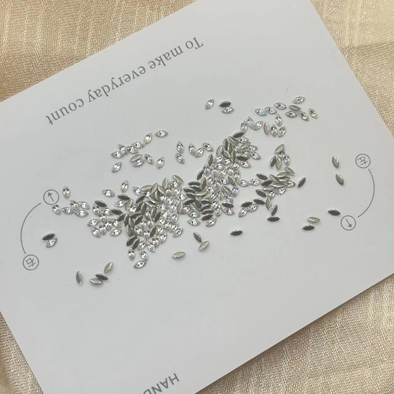 A2-44-03 화이트 후작 1.5*3mm