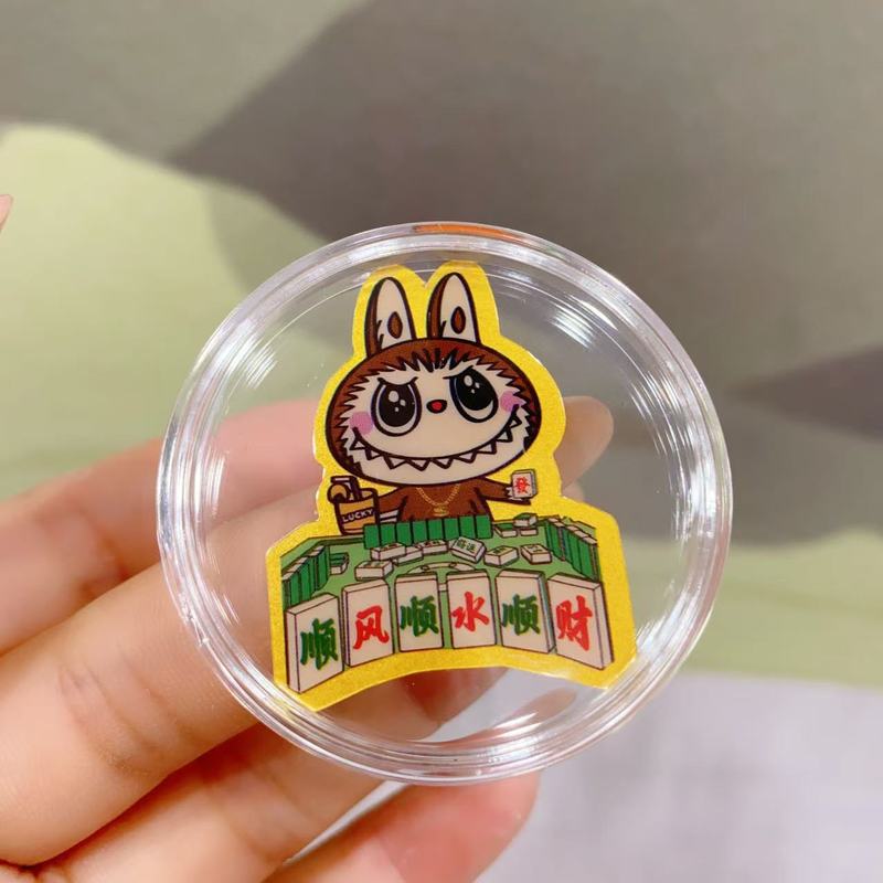 ラブブ labubu 携帯電話ステッカー 2mg 漫画かわいい新年幸運の色金フレーク水貝 999 純金卸売|undefined