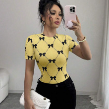 �Sɫ�׺ں����Y���ӡ���������� T ��A�I�����@������Ů