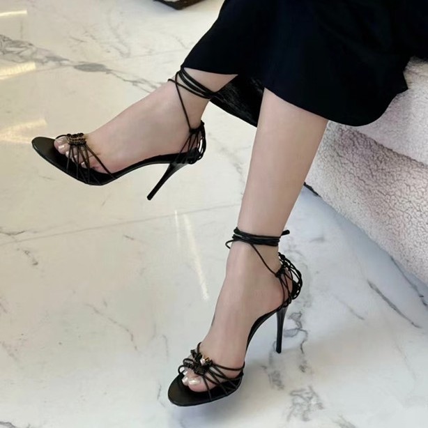2025 Cross-border YS sexy zapatos de tacón alto con cordones cruzados para mujer nuevas letras hebilla de metal con punta abierta sandalias romanas