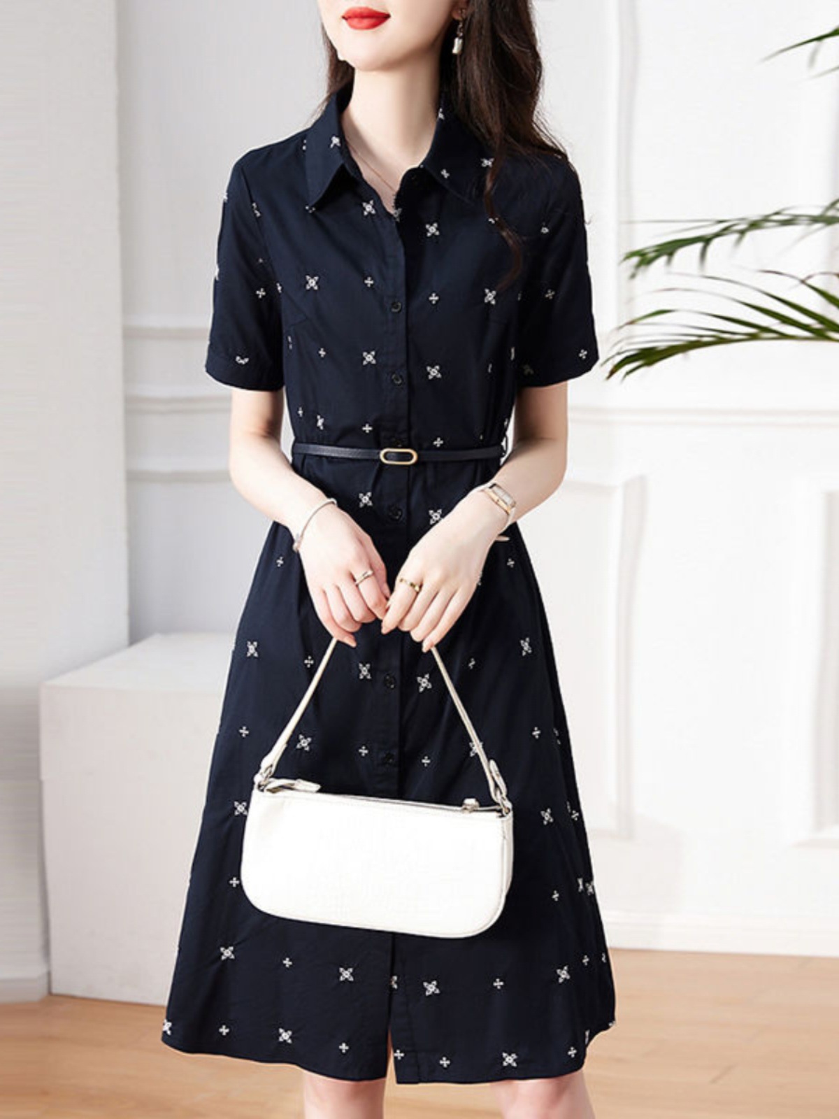Váy sơ mi nữ cổ POLO tay ngắn in họa tiết thắt eo — màu xanh hải quân
