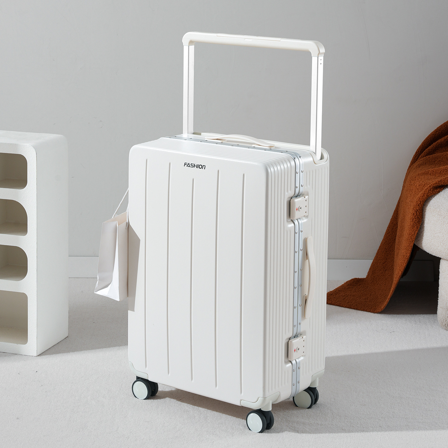 화이트 [알루미늄 프레임 모델]