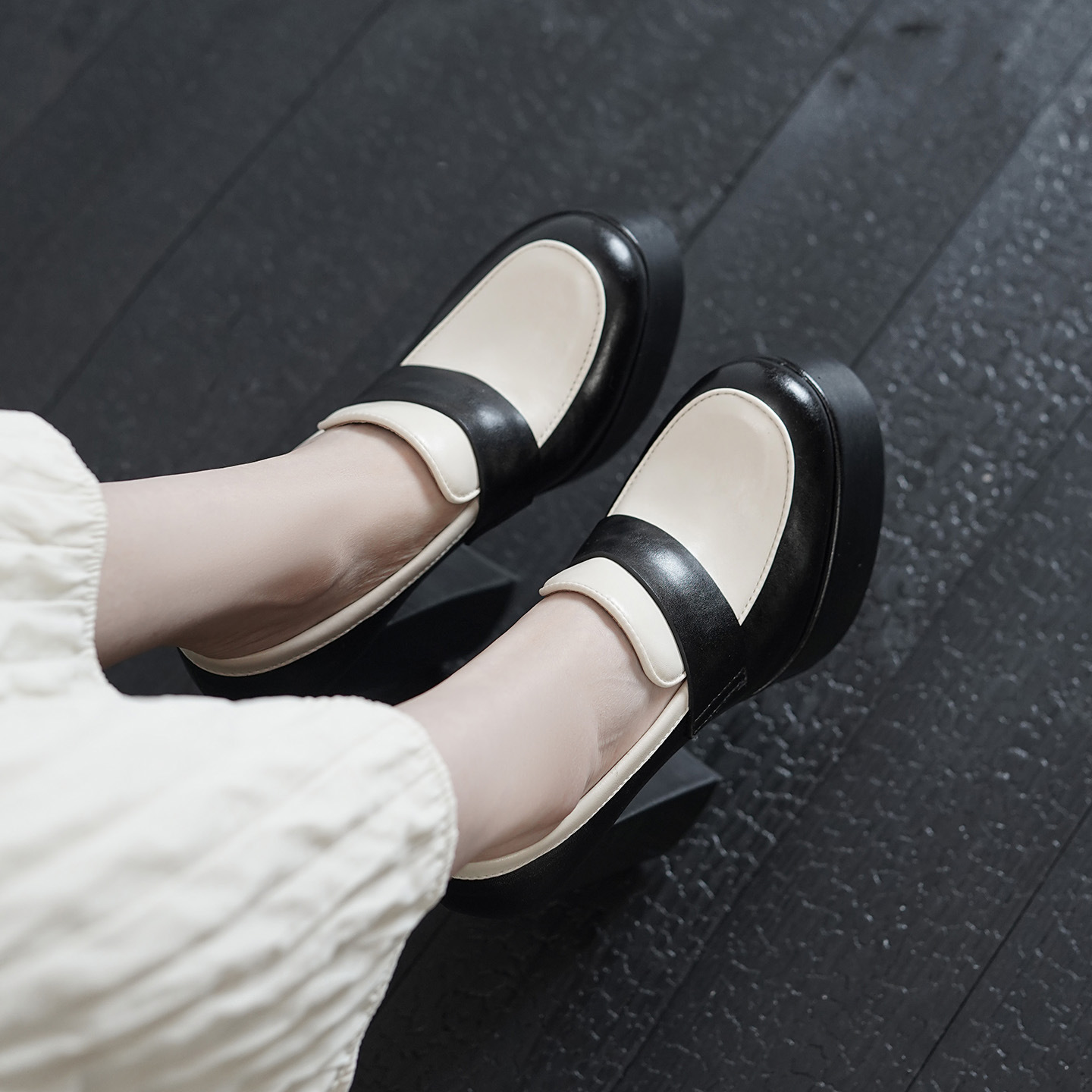 Giày cao gót nữ đế xuồng platform gót vuông 14cm, phong cách trình diễn, đế dày không mỏi chân — màu đen, màu trắng ngà
