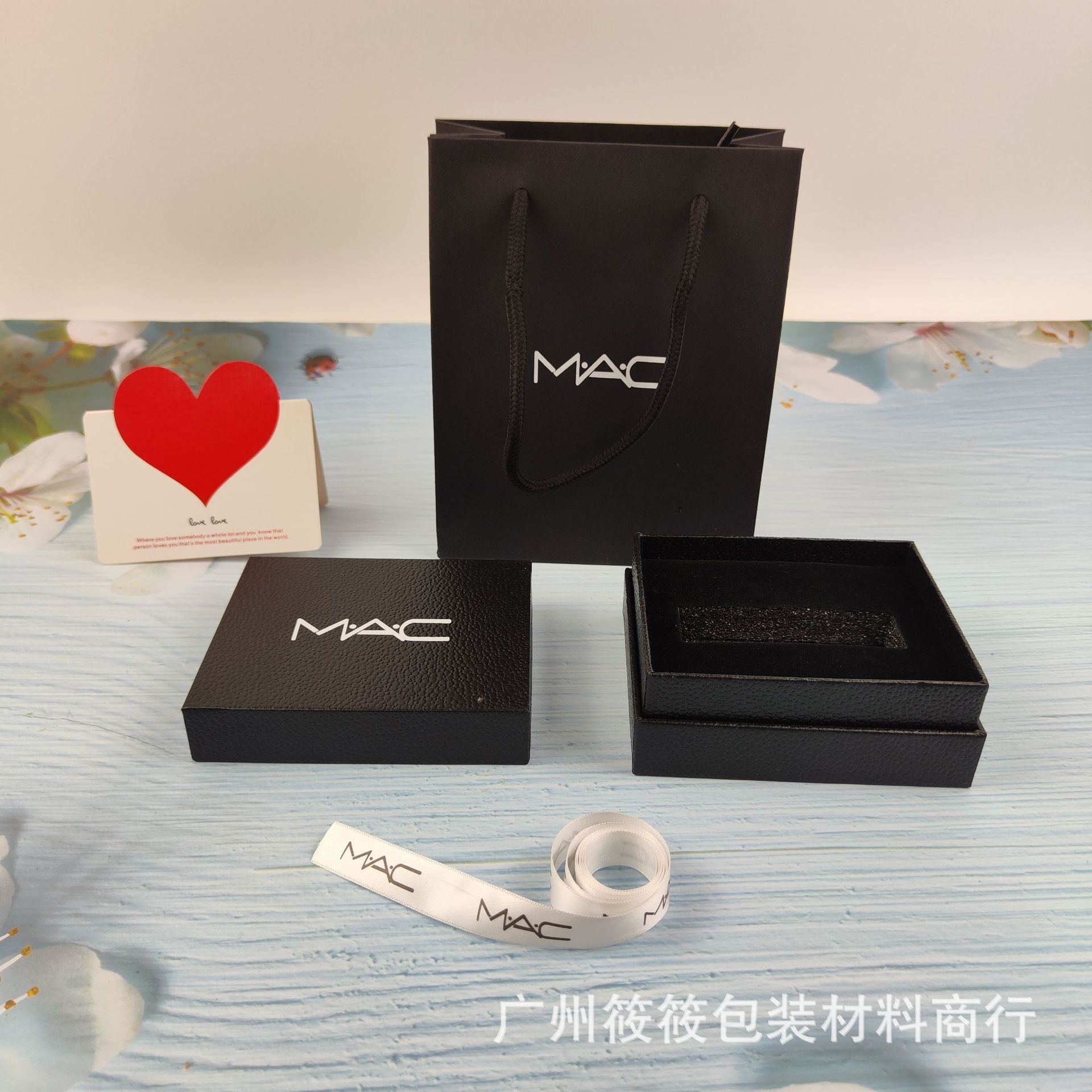 Tom Ford, lipstick, sponge gift box, cosmetic perfume 4
