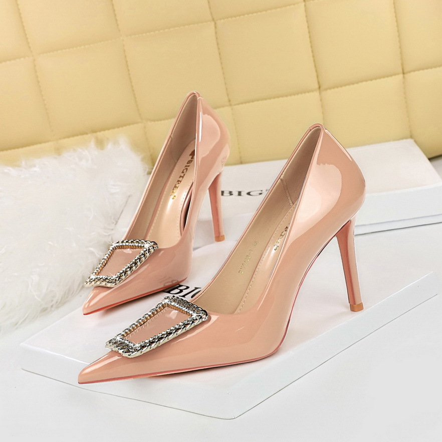 6122-3K66 Banquet Women's Stiletto Ultra High Heels Patent Leather Shallow Mouth Pointed Toe Rhinestone Metal Buckle_vogvips.com