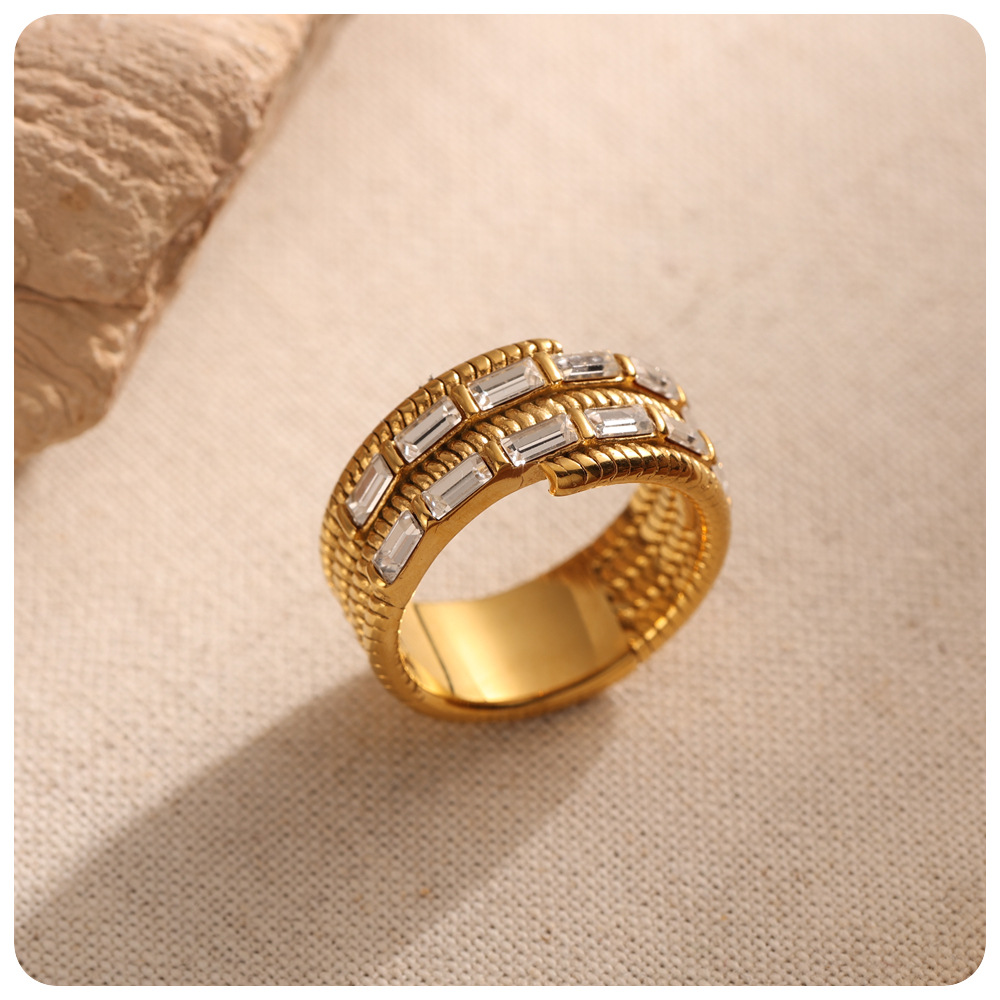 Anillo de acero inoxidable de estilo americano de TINA diseño de nicho de mujer mosaico de anillo de acero de titanio universal joyas de mano
