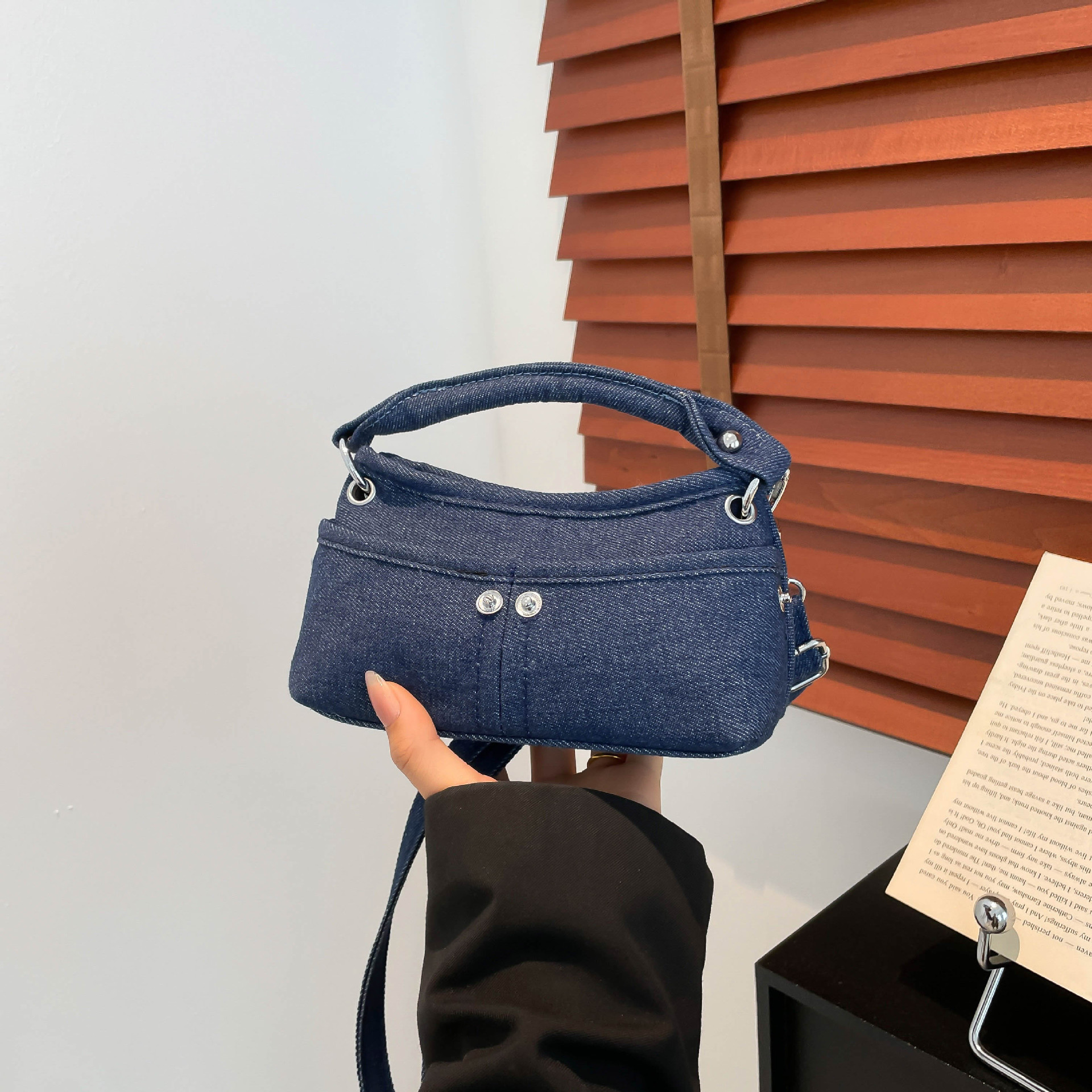 Hong Kong estilo retro bolso denim mujer verano 2026 nuevo estilo casual versátil sensación diaria de hombro mochila