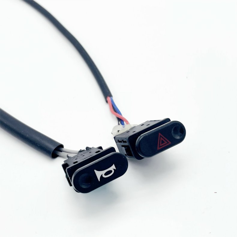 Suitable for Yadi T5 Guanneng Electric Vehicle Horn Switch Double Flash Switch Horn Button Double Flash Light Button 3 Lines