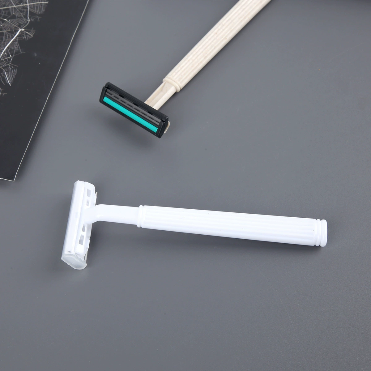 Disposable handheld razor for hotel for traveling, set