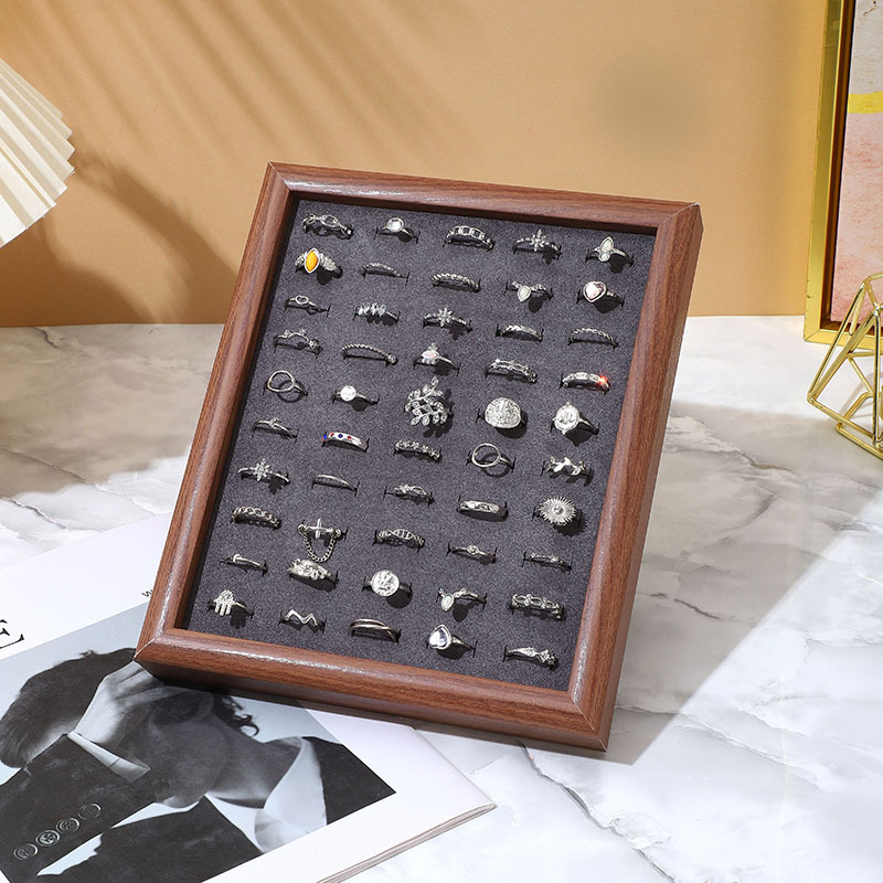 �߼��к���ľ����ָչʾ�̶������ɼܹ�̨�����鱦���γ��м���