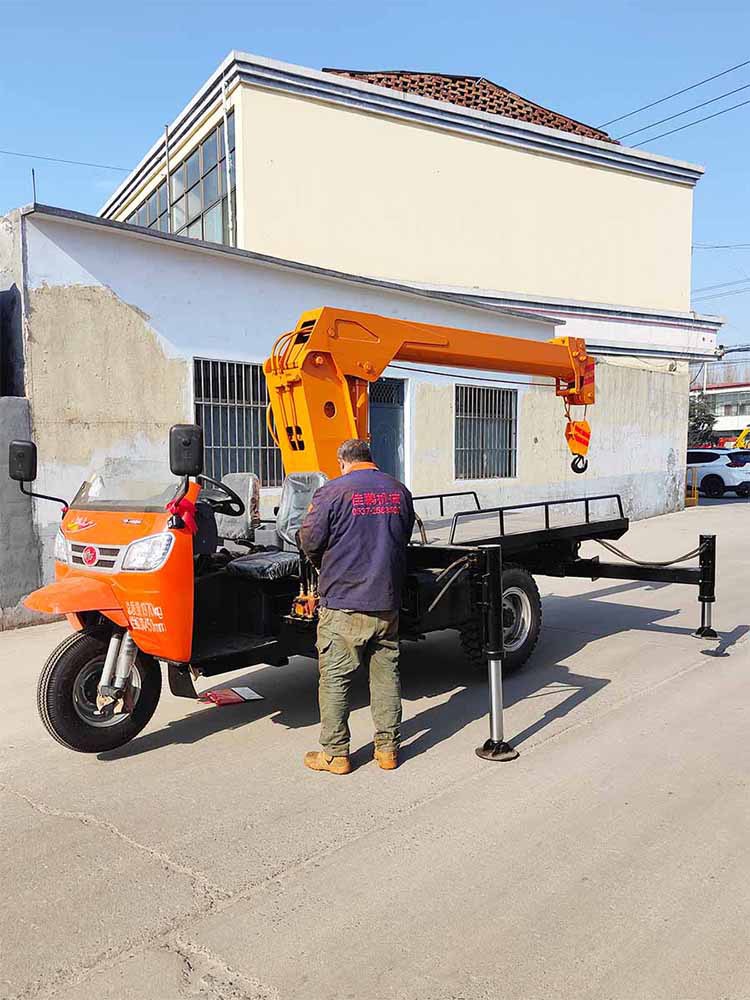 山轮车随车吊农用3吨5吨6吨起重机