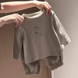婴儿衣服秋季新款男女宝宝长袖连体衣满月百天爬爬服可爱洋气春秋