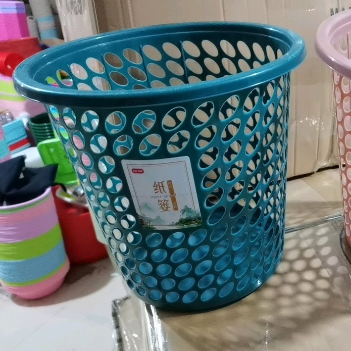 308 Household Large Plastic Trash Can with Large Holes, Hollow Wastebasket for Bathroom, Thickened Garbage Bin, Wastebasket for Department Store