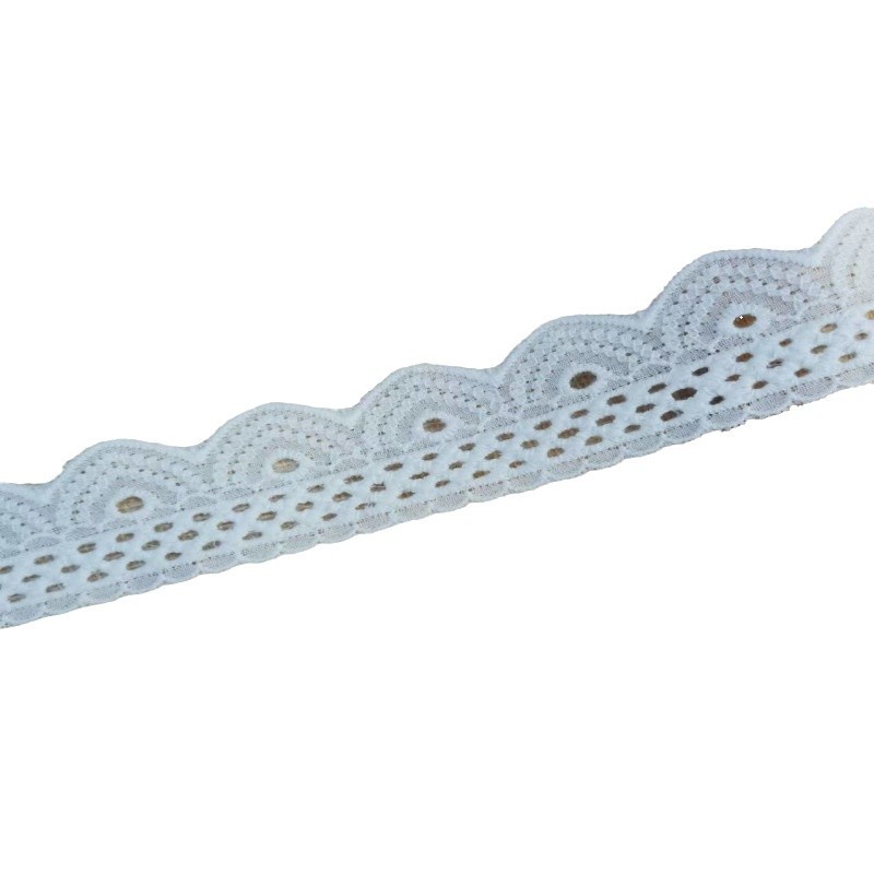 ダブルロックの綿の布のレースの補助材料は透かし彫りの刺繍のレースのファッション的な流行のスカートの服のウェディングドレスの補助材料です。