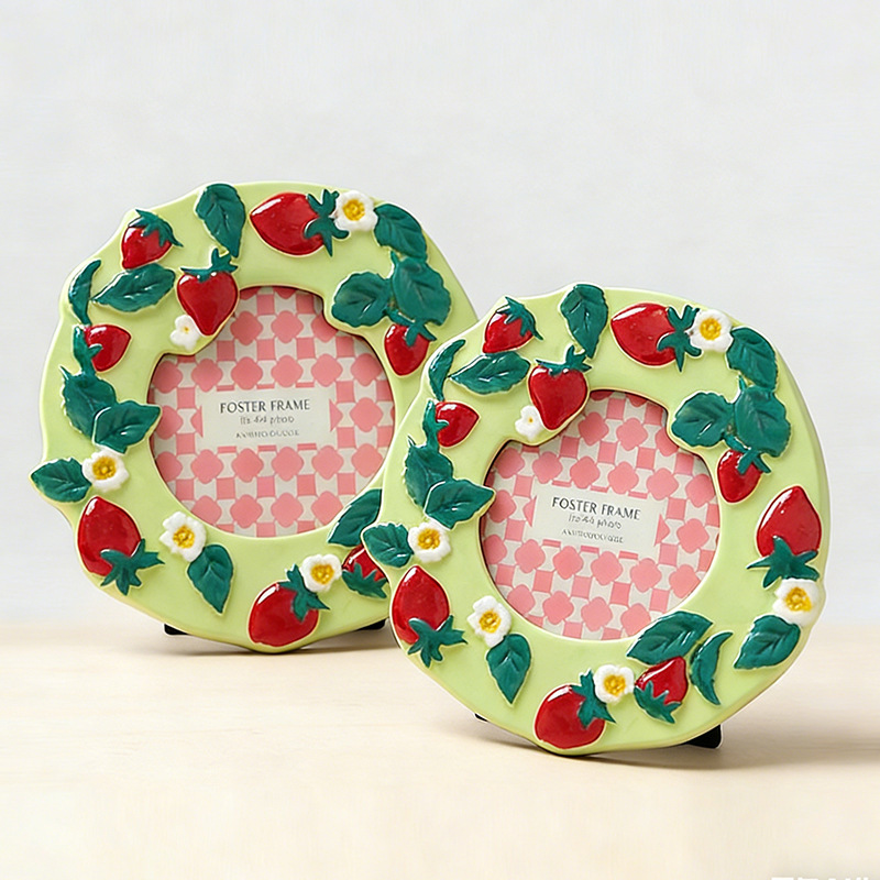 European and American Style Irregular-Shaped Relief Ceramic Photo Frames with Strawberry Patterns Can Support Small Batch Amazon Stocking and Direct Sales from the Manufacturer