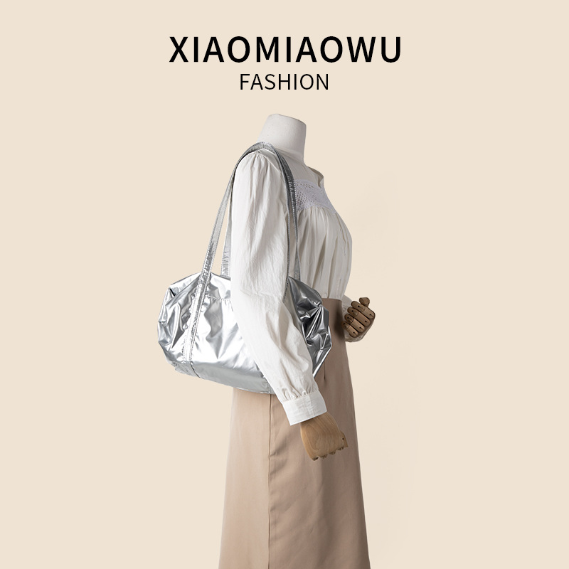 High end commuting student shoulder versatile large capacity nylon cloth niche design new underarm bag for women_voghion.com