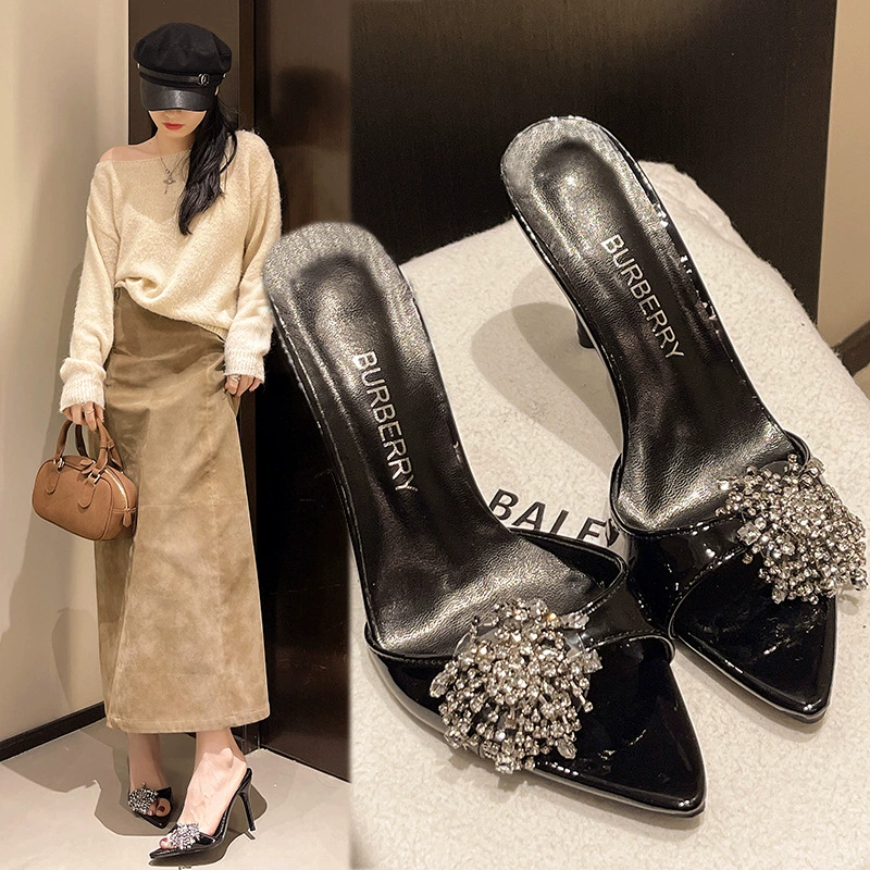 Острая каблуки со стразами женский 2025 лето новый черный цвет тонкий и красивый, носите холодные тапочки