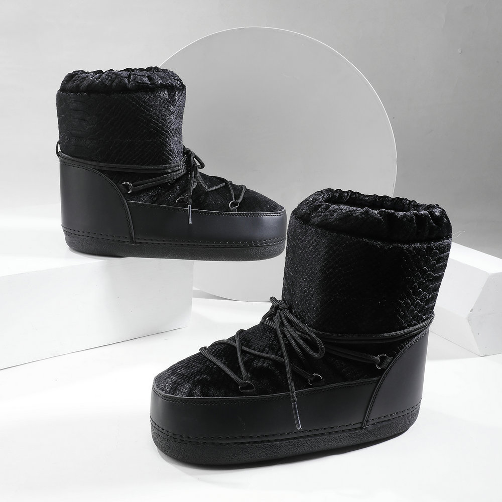 Botas espaciales 2025 transfronterizas de gran tamaño para invierno, botas de esquí tipo luna, elección de influencers, botas de nieve de felpa gruesa a media pantorrilla.