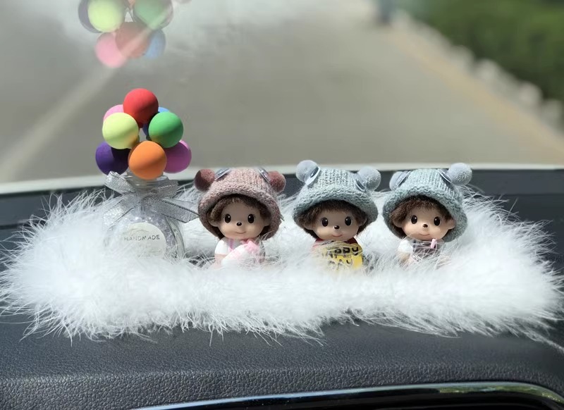 Cute car decoration car perfume ornaments creative personality Mengqiqi center console car interior supplies balloon women