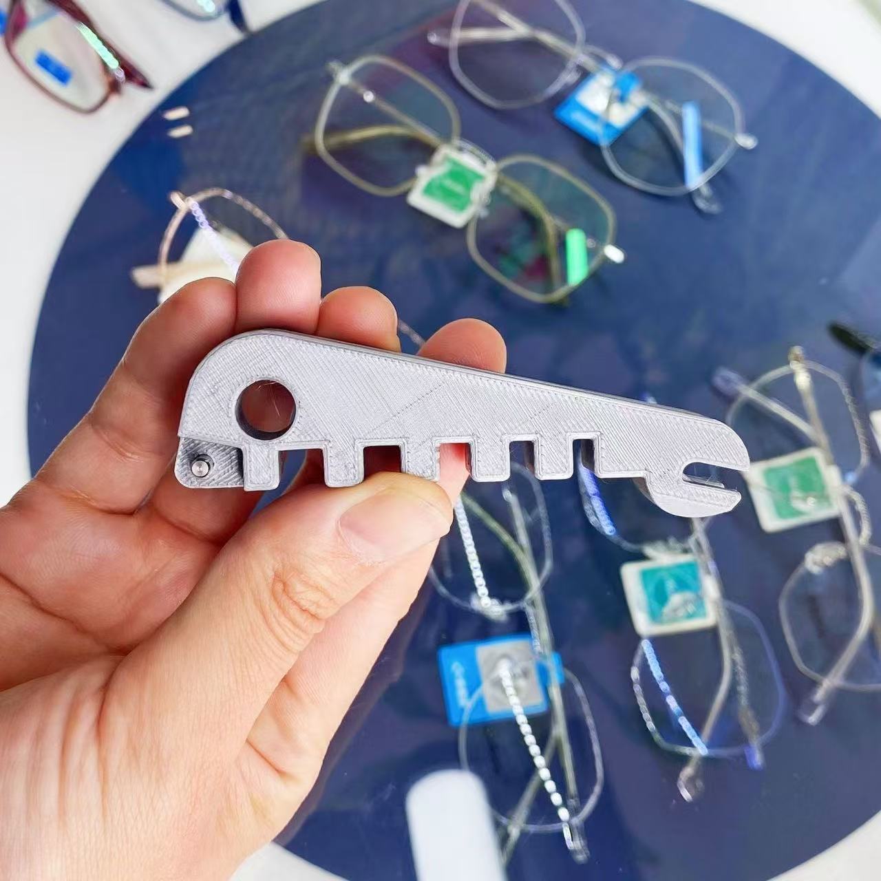 Mantenimiento de gafas multifuncionales, ajuste de props de flexión de la pata, ajuste de la pata, ajuste de la base de la nariz