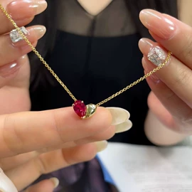 戒指;项链;耳钉