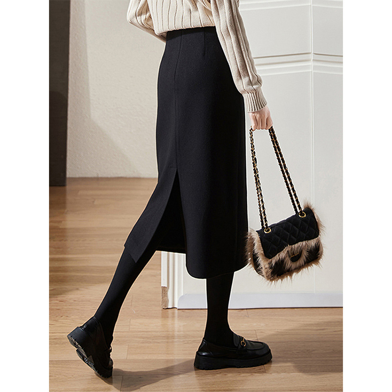 2025 Autumn New High Waist Slim Black Skirt Women's Small Fragrance Style Socialite Slit One Step Hip Skirt
