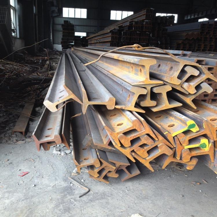 现货轻轨钢火车轨道钢行车起吊起重钢轨道矿用批发热轧重型