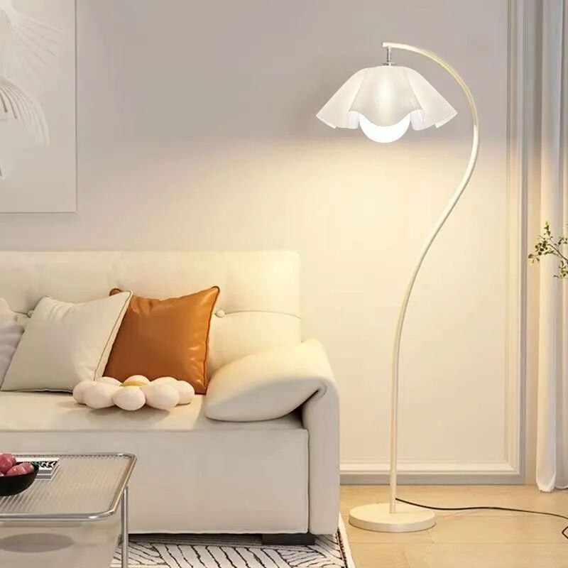 Internet Celebrant S-shaped Petal Floor Lamp Nordic Simple Living Room Study Reading Lighting Bedroom Bedside Flower Vertical Lamp Internet Celebrant S-shaped Petal Floor Lamp Nordic Simple Living Room Study Reading Lighting Bedroom Bedside Flower Vertical Lamp