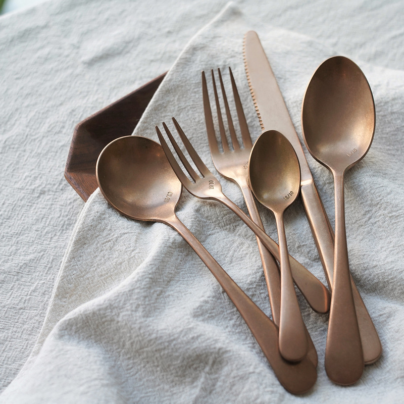 Lyon Retro Tableware 304 Stainless Steel Rose Gold Antique Knife, Fork and Spoon Western Tableware Set Accessible Luxury Retro