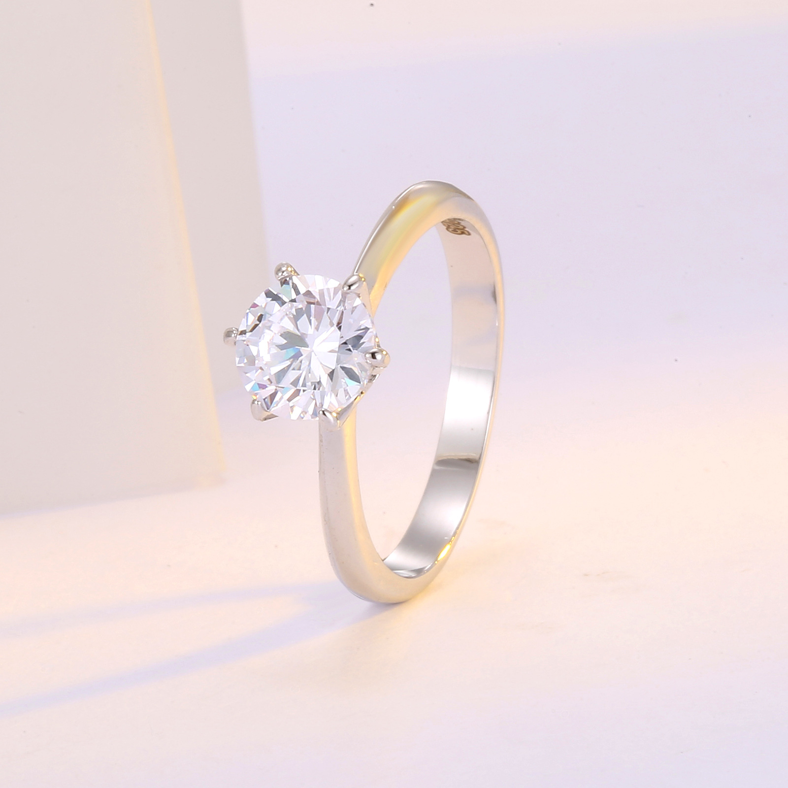 Six-claw simulation women's diamond ring 50 points white gold wedding 1 karat 2 karat 3 karat zircon engagement ring