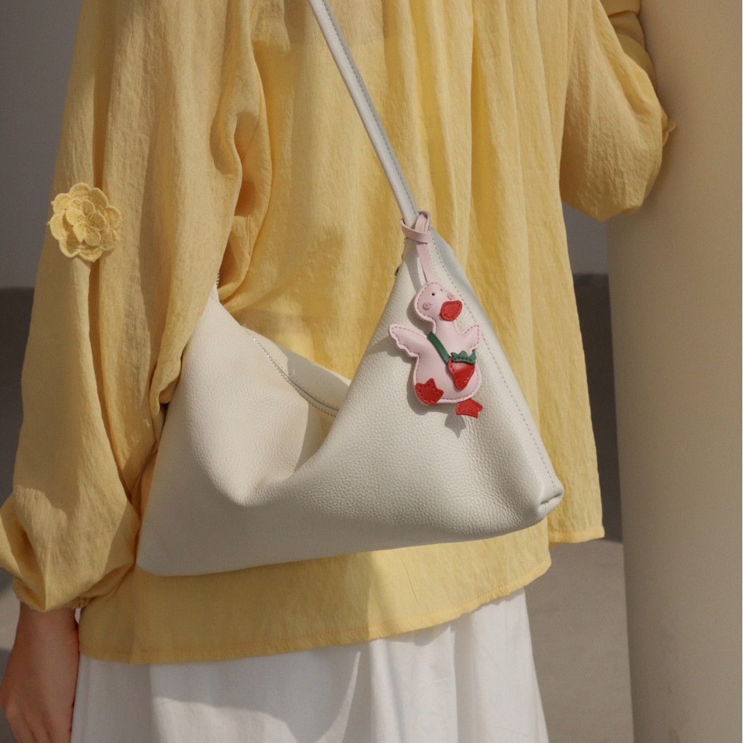 Casual Soft Leather Large Capacity Women's Bag 2025 New Simple Crossbody Commuter Bag Versatile Shoulder Tote Bag - Thumbnail 2
