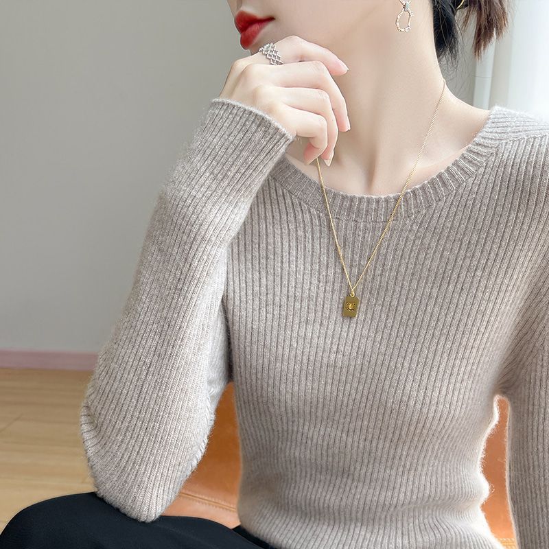 简约时尚圆领打底衫女秋冬新款内搭低领毛衣修身长袖羊毛针织上衣