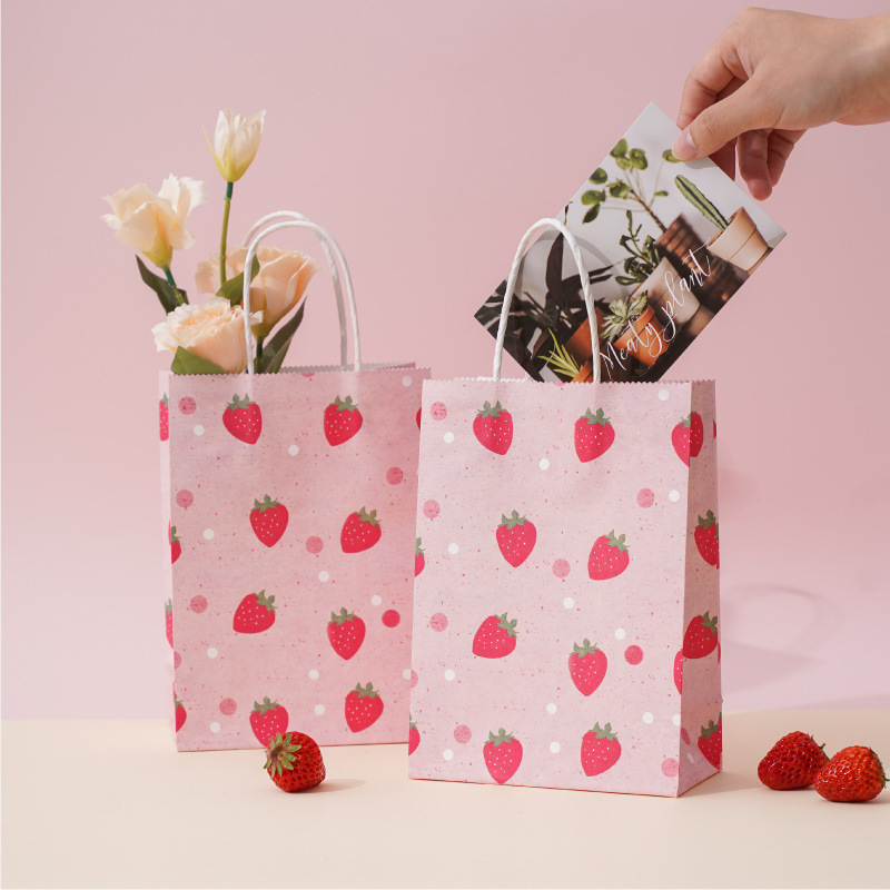 Cute strawberry gift bag birthday hand gift packaging hand carrying paper bag girl heart pink dessert ins style Cute strawberry gift bag birthday hand gift packaging hand carrying paper bag girl heart pink dessert ins style