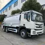 福田国三后八轮吸污车