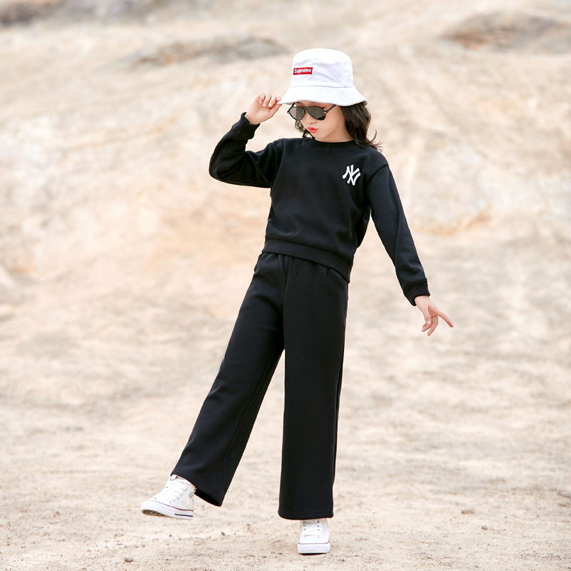 Traje de niñas 2024 primavera nuevo estilo occidental para niños medianos y grandes ropa para niños Pantalones anchos para niños carta suéter conjunto de dos piezas