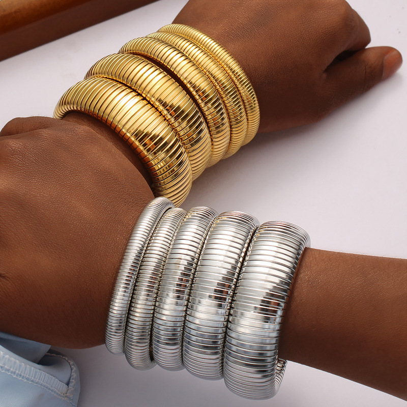 Yue Shijie Cross-Border Vintage-Style Circular Striped Stacked Bracelet Choker Titanium Steel Elastic Wide Version European and American Bracelet Choker