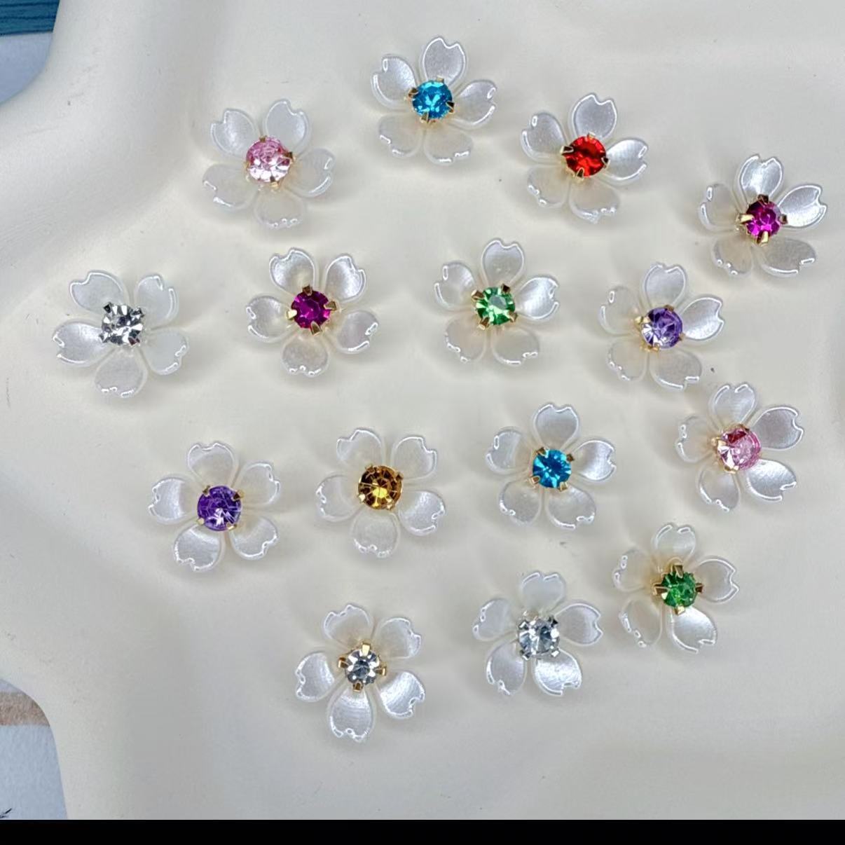 15mm Five-Petal Small Flower Gold Single Claw DIY Handmade Material Popular Hairpin Accessories Five-Petal Small Flower with Gold Diamond