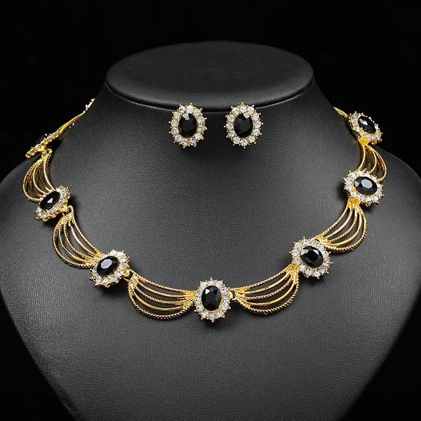 32# Black Crystal Necklace (A3230)