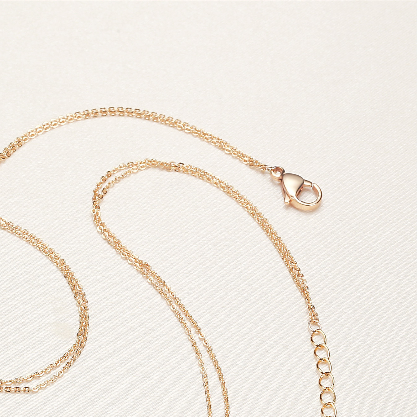 Holiday Occasion Alloy, Freshwater Pearl Material Solid Color Pattern 1 Piece Lady Solid Color Beaded Alloy Freshwater Pearl Layered Necklaces